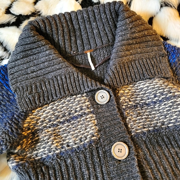 Free People Cable Knit Wool Blend Short Sleeve Sweater | Small | Gray & Blue - Picture 10 of 14